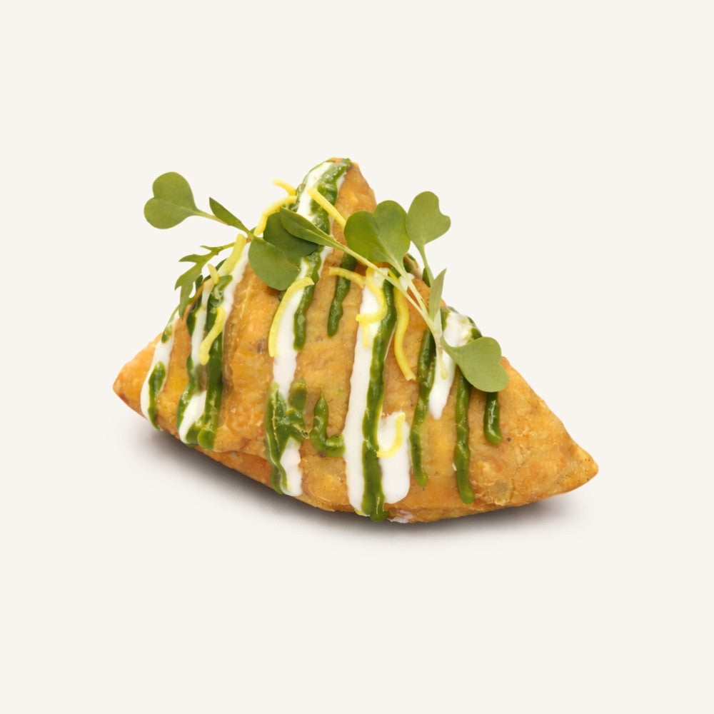 Spiced Samosa with Chutney x 15